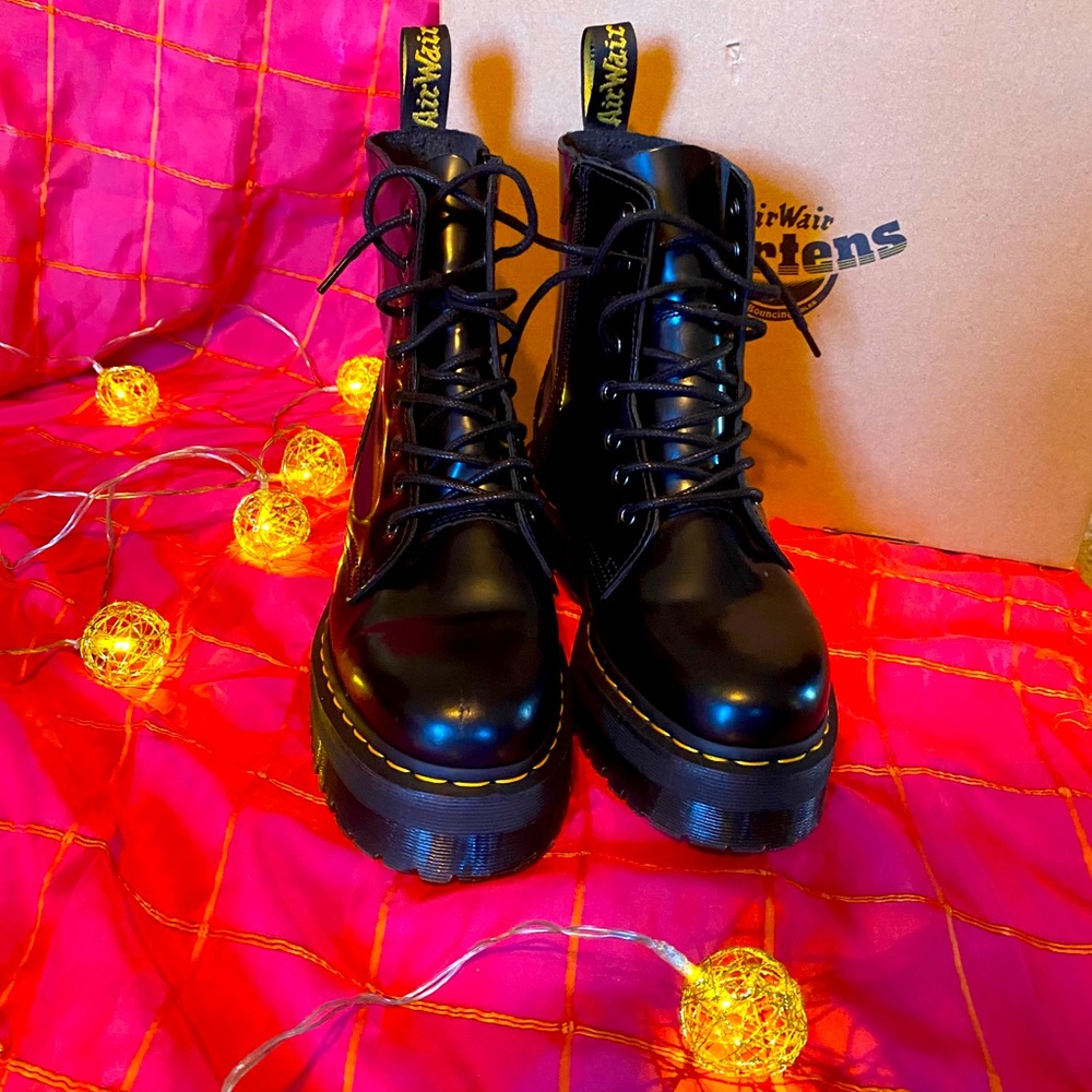 Dr. Martens Jadon